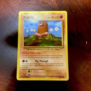 pokémon card for trading or playing! have fun with pokémon cards (40Hp)